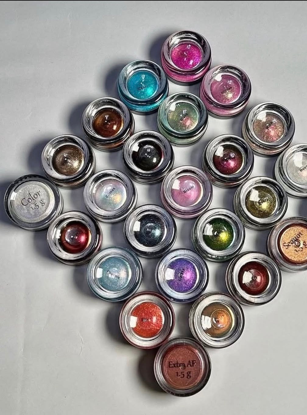 Yglam pigments